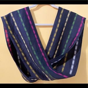 Infinity Scarf with reversible color patterns. Soft Viscose.